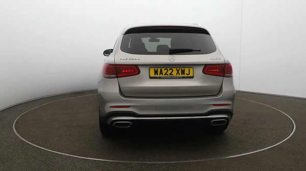 2022-mercedes-benz-glc-class-20d-glc220d-amg-line-195ps-station-wagon-5d-1950cc-4matic-plus-big-52