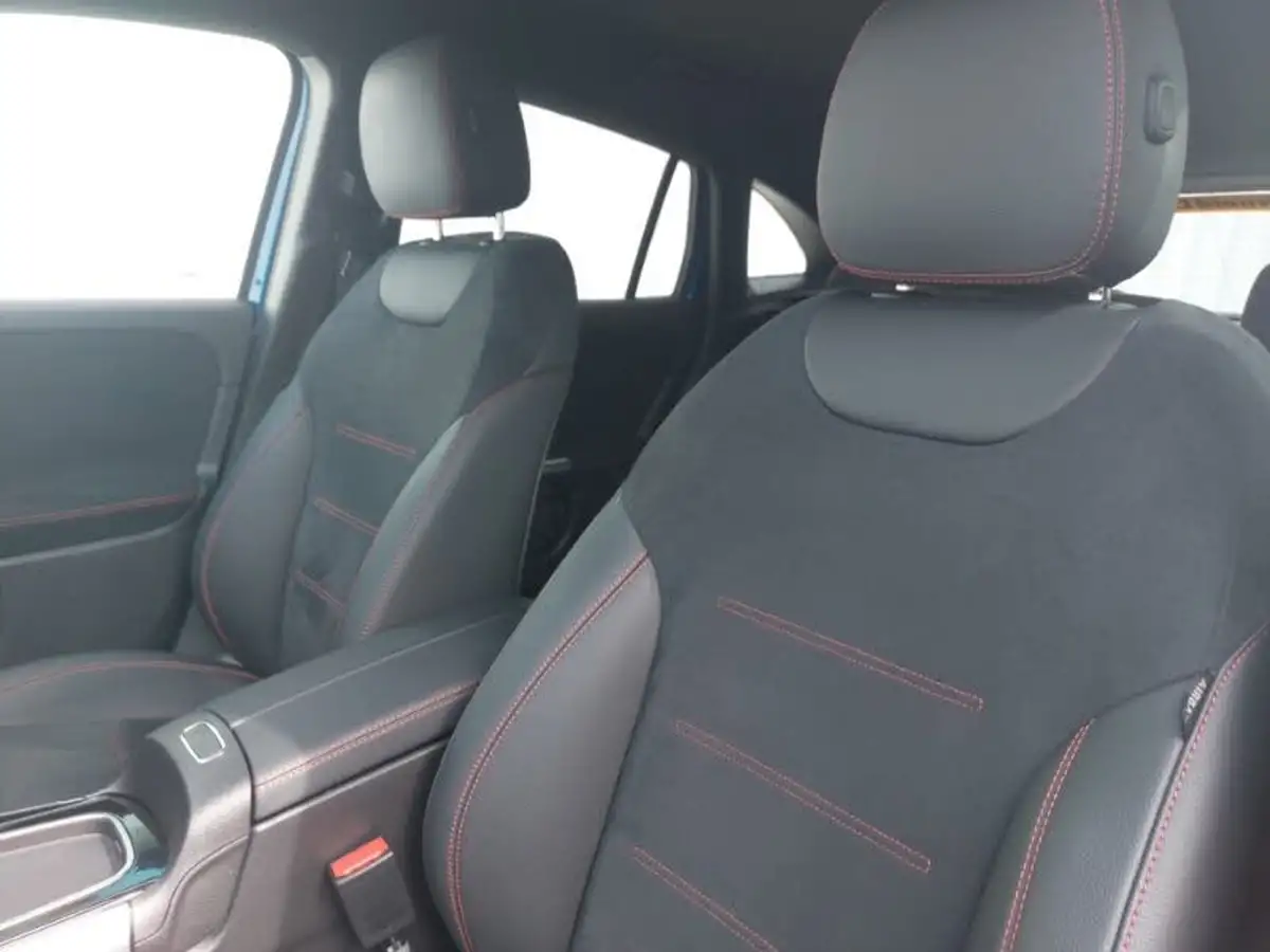 2023-mercedes-benz-gla-class-big-4