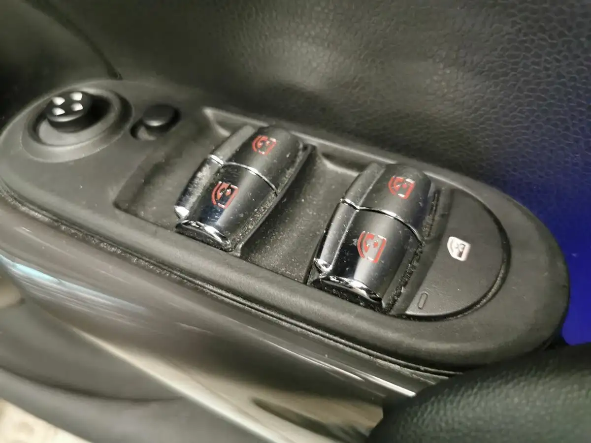 2020-mini-cooper-15-cooper-sport-hatchback-5d-big-11