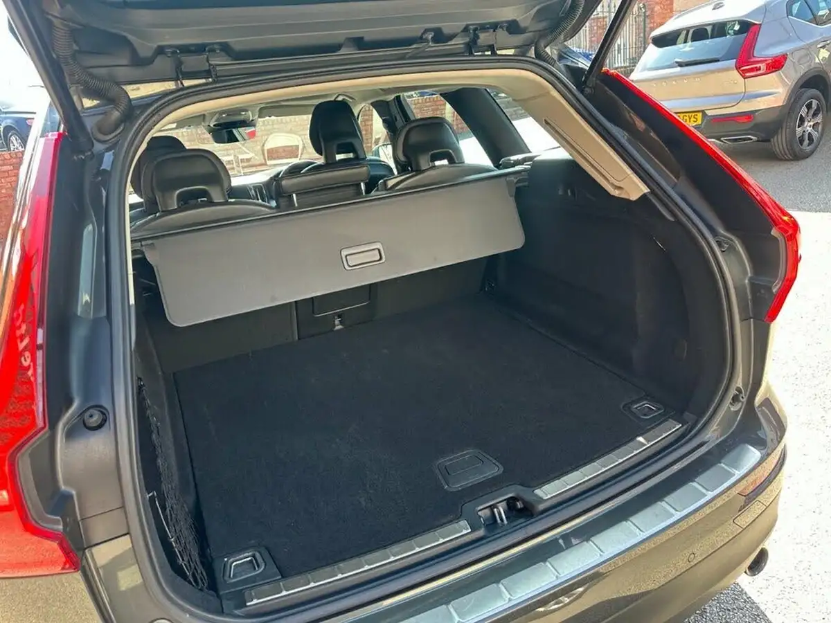2018-volvo-xc60-20td-d4-momentum-pro-awd-geartronic-big-28