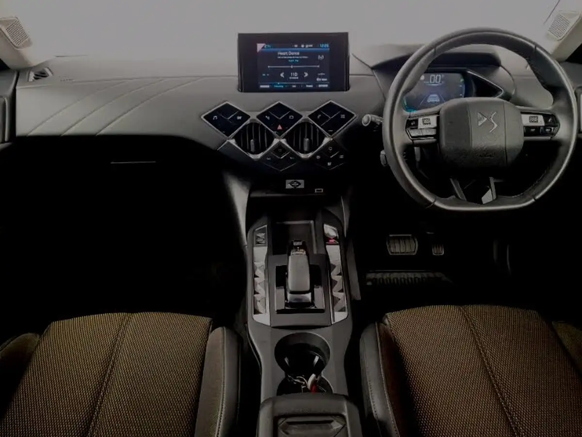 2022-ds-ds-3-crossback-e-tense-bastille-big-2