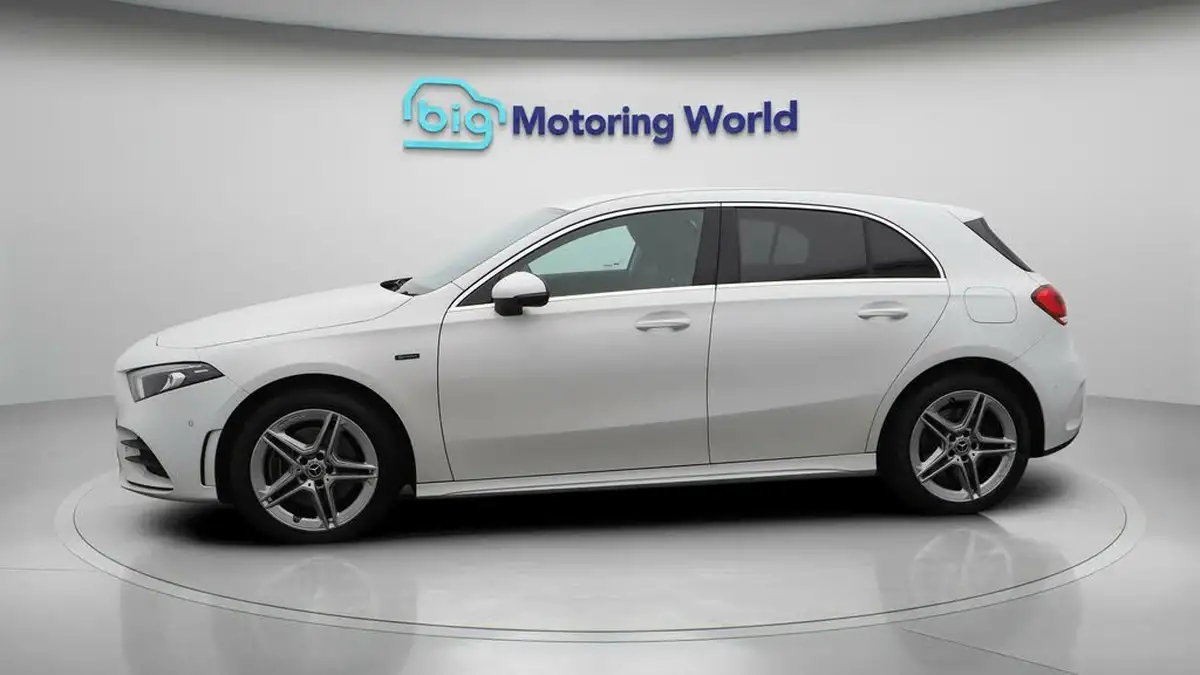 2021-mercedes-benz-a-class-13-a250e-amg-line-executive-hatchback-5d-big-4