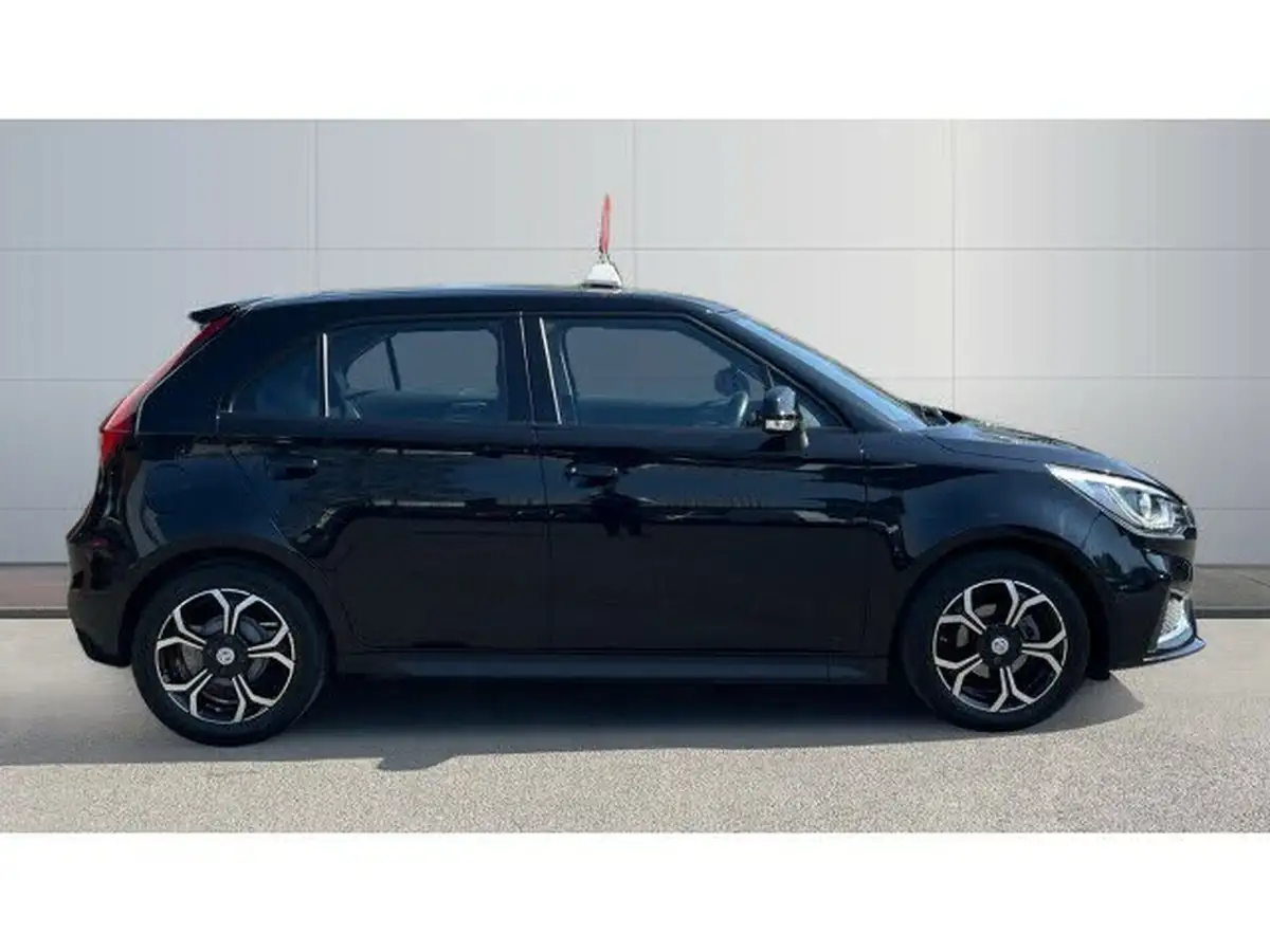 2022-mg-mg3-15-vti-tech-exclusive-nav-big-4
