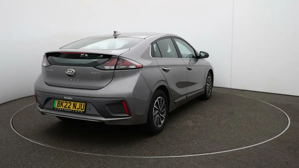 2022-hyundai-ioniq-e-premium-electric-big-49