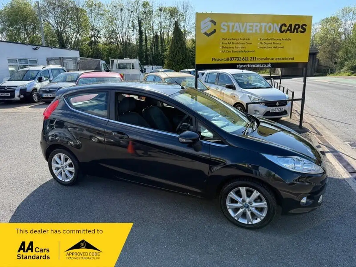 2009-ford-fiesta-14-zetec-3d-big-0