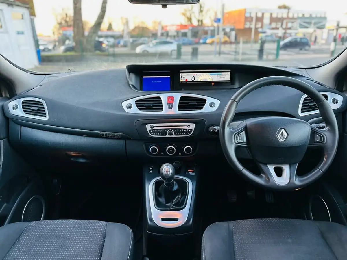2010-renault-grand-scenic-16-dynamique-tom-tom-vvt-big-22