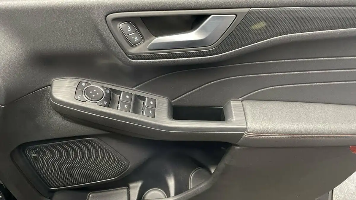 2022-ford-kuga-big-24