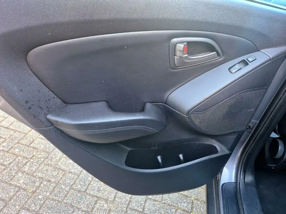 2015-hyundai-ix35-17td-se-nav-big-26