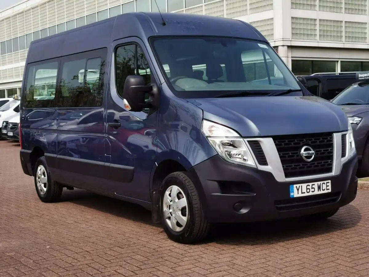 2016-nissan-nv400-23td-se-l2h2-135-fwdss-3500-srw-mini-bus-9-seater-big-0