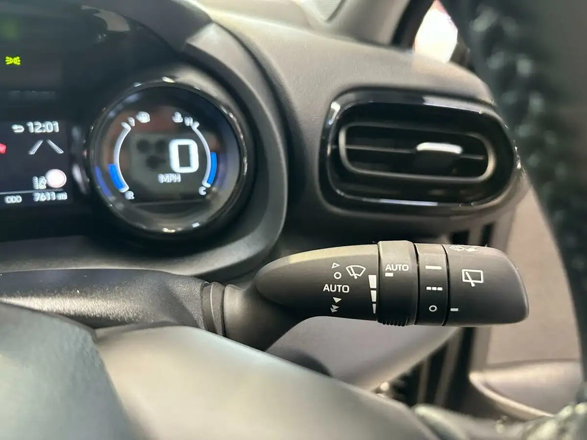 2023-mazda-mazda2-15-agile-big-10