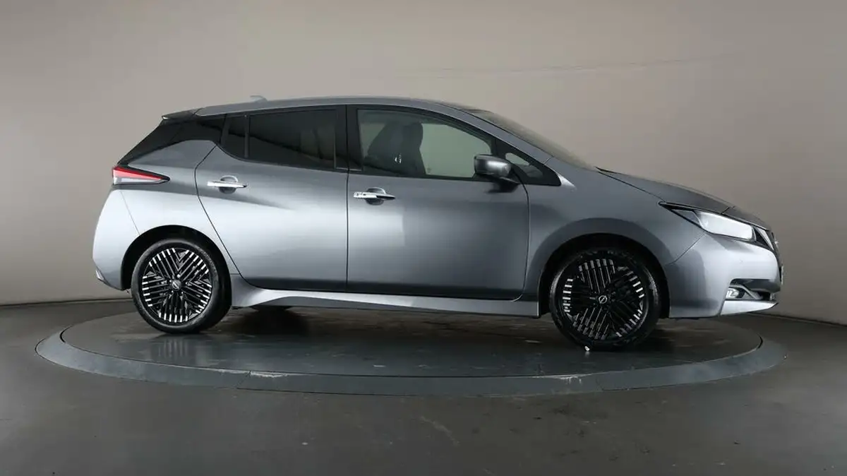 2022-nissan-leaf-e-tekna-39kwh-big-48