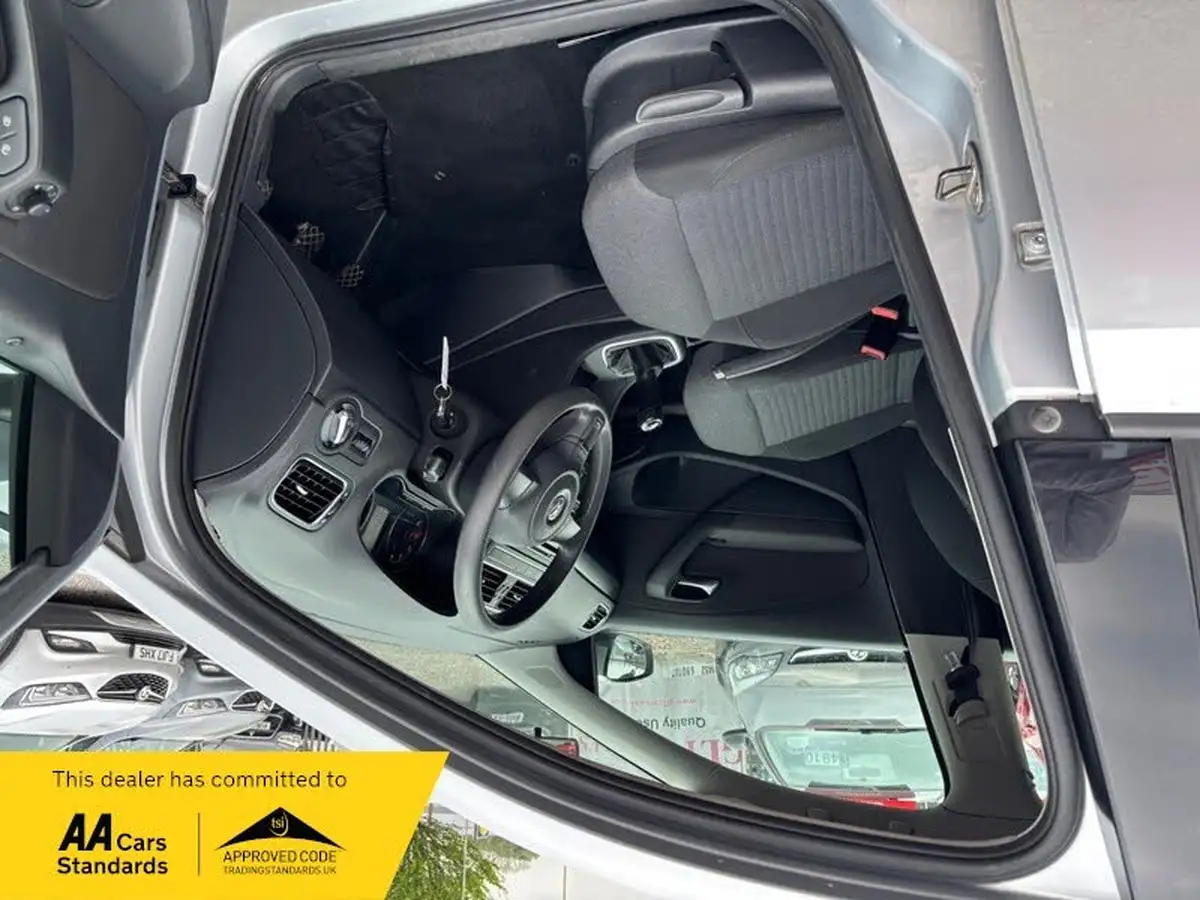 2010-volkswagen-polo-14-se-85ps-5d-big-1