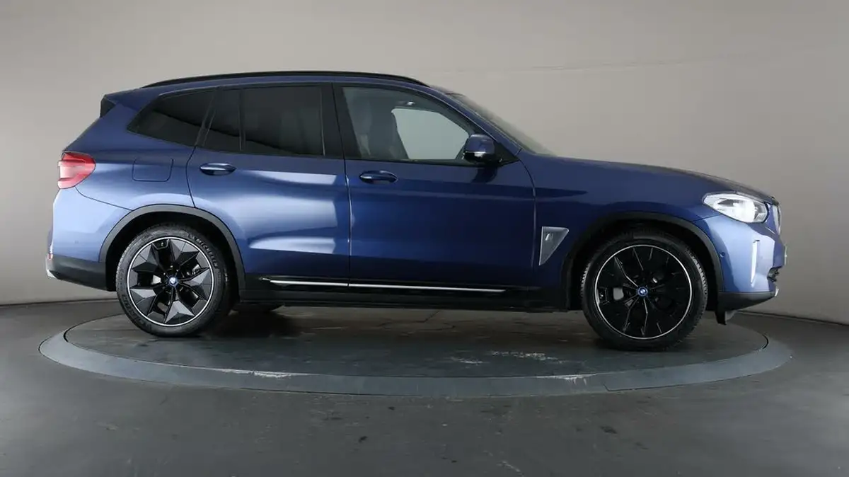 2022-bmw-ix3-e-premier-edition-big-8