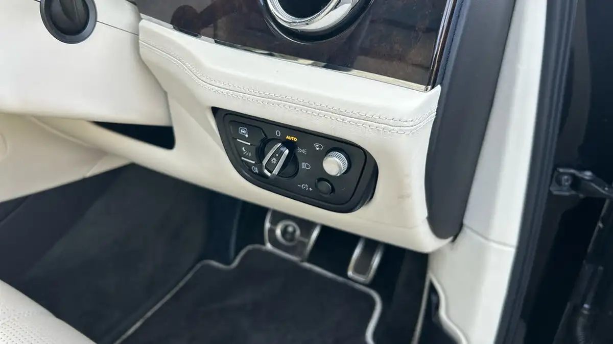 2019-bentley-bentayga-40-v8-big-20
