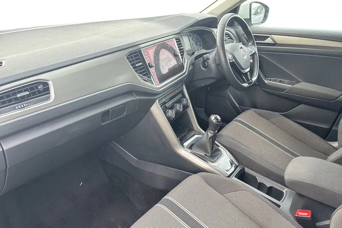2020-volkswagen-t-roc-10-tsi-se-115ps-big-31