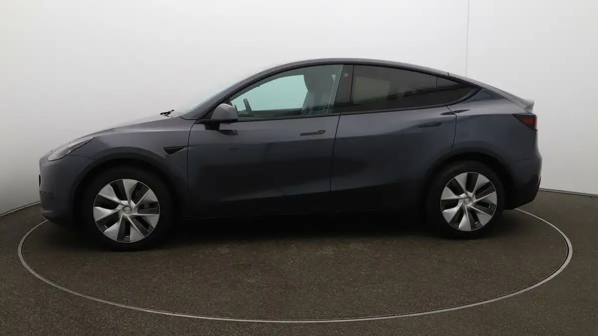 2023-tesla-model-y-e-rwd-big-56