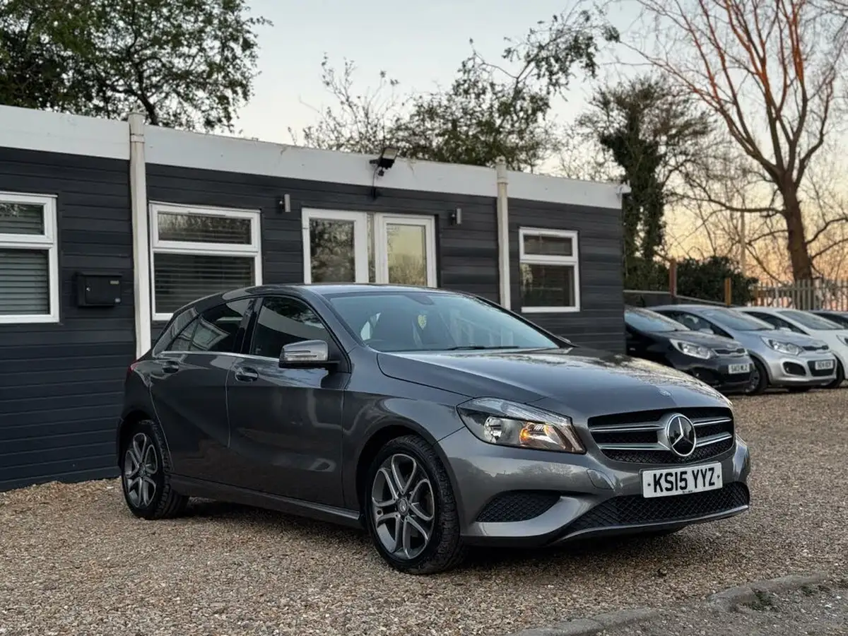 2015-mercedes-benz-a-class-16-a180-sport-122ps-7g-dct-big-8