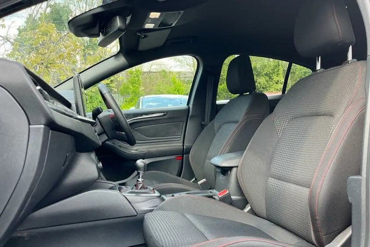 2023-ford-focus-10t-st-line-125ps-hatchback-big-18