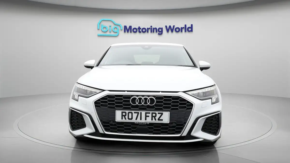 2021-audi-a3-14-40-tfsi-e-s-line-big-1