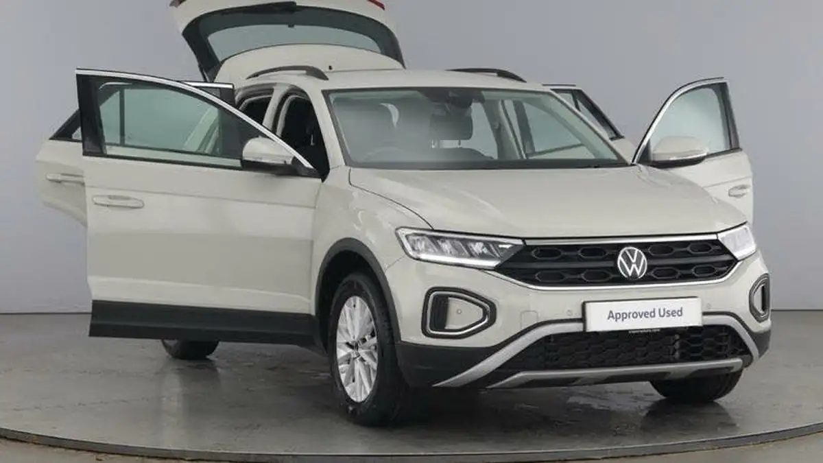 2022-volkswagen-t-roc-10-tsi-life-big-9