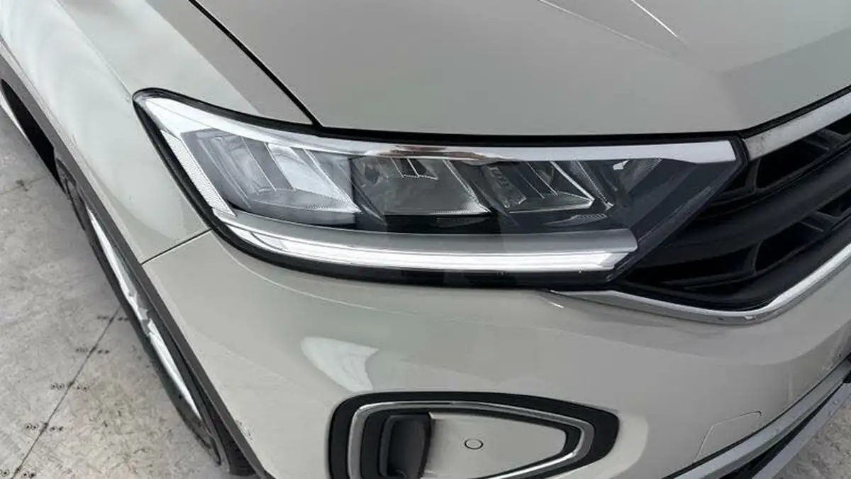 2022-volkswagen-t-roc-10-tsi-life-big-37