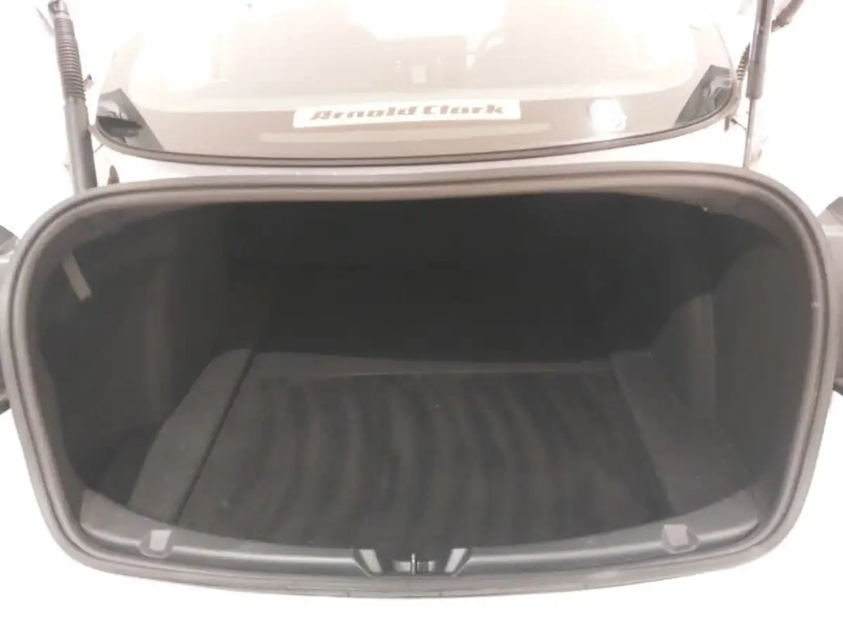 2021-tesla-model-3-e-long-range-awd-big-7