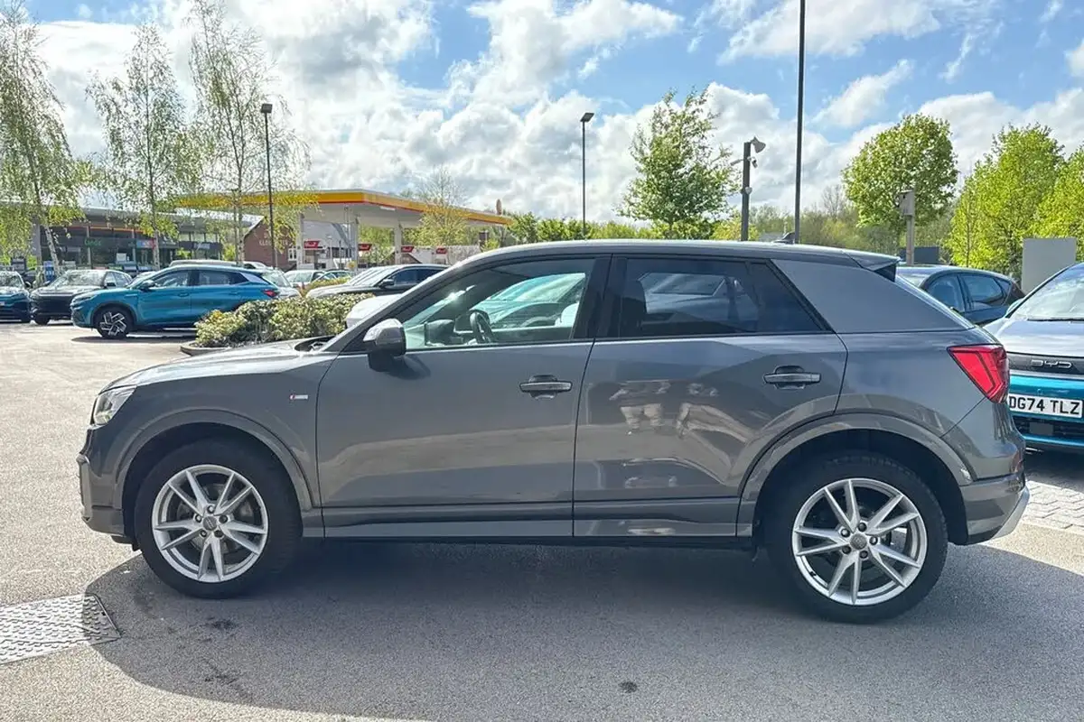 2018-audi-q2-14-tfsi-s-line-big-32