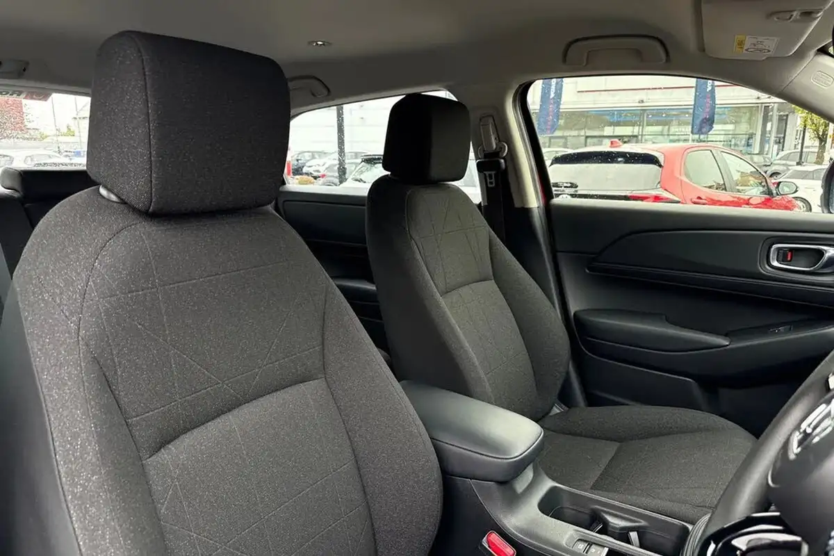2024-honda-hr-v-15-i-mmd-elegance-big-23