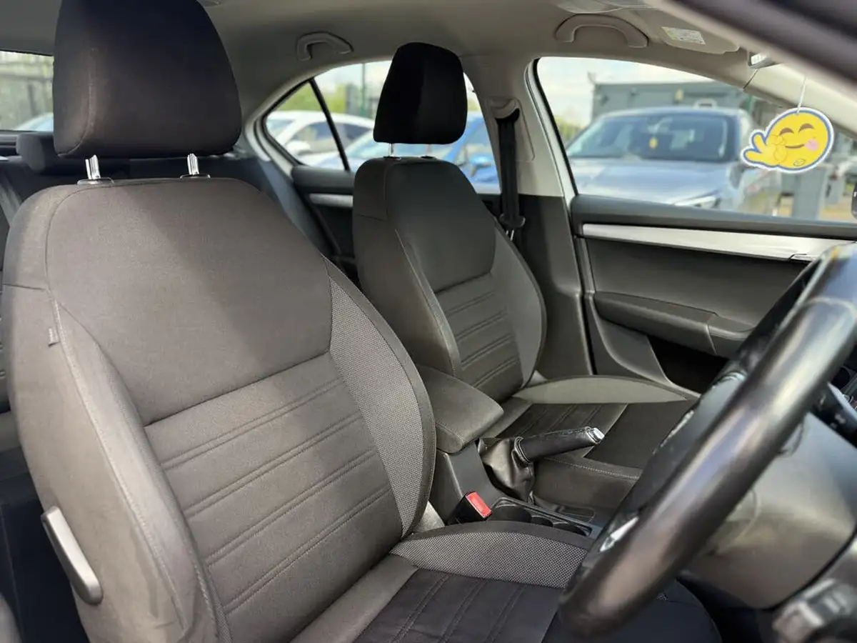 2019-skoda-octavia-10-tsi-se-technology-hatchback-big-19