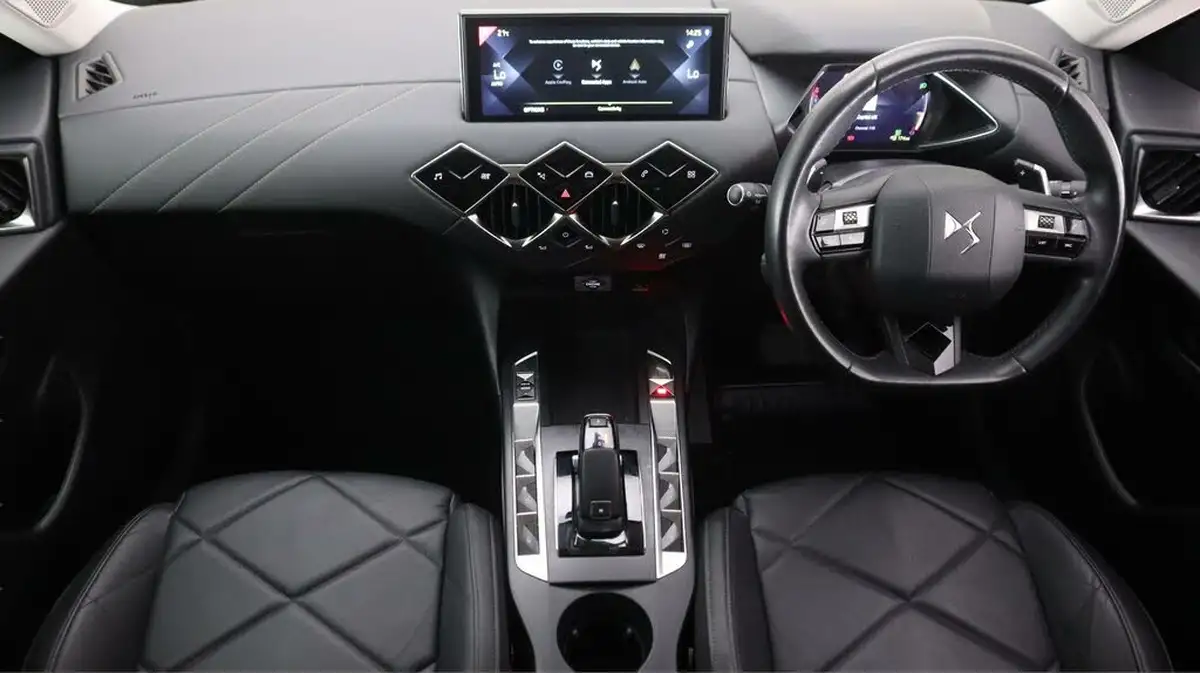 2022-ds-ds-3-crossback-12-puretech-rivoli-130ps-big-13