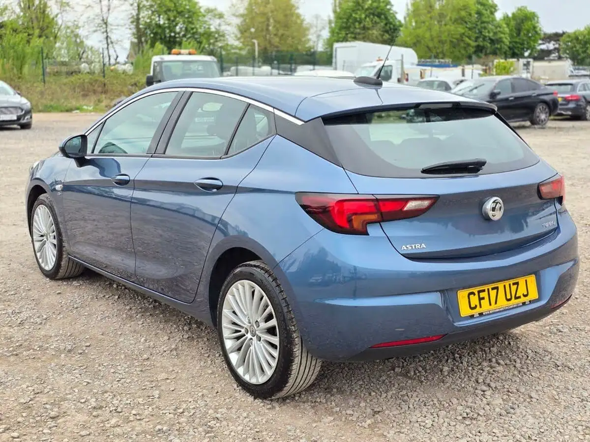 2017-vauxhall-astra-14i-16v-turbo-elite-150ps-ss-hatchback-auto-big-3