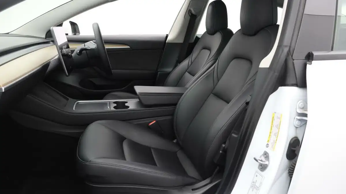 2022-tesla-model-3-e-long-range-big-13