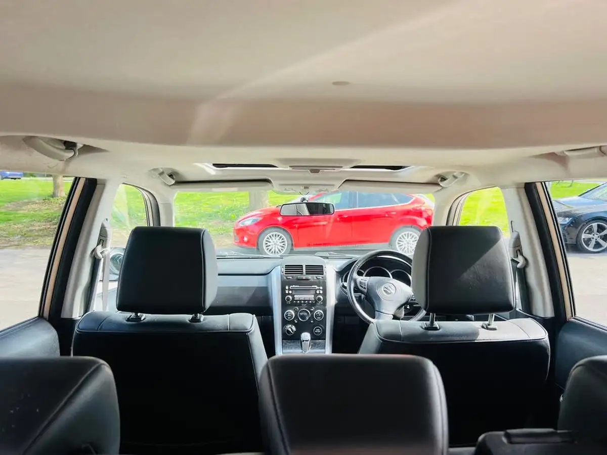 2010-suzuki-grand-vitara-19td-sz5-big-47