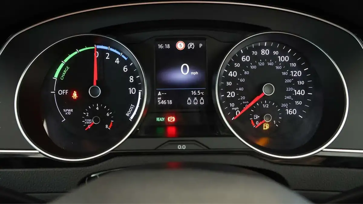 2020-volkswagen-passat-14-tsi-gte-estate-5d-big-9