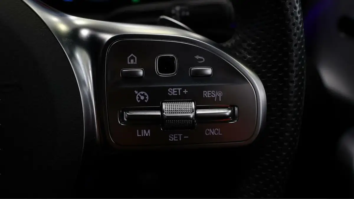 2020-mercedes-benz-a-class-13-a200-amg-line-premium-hatchback-5d-7g-dct-big-22