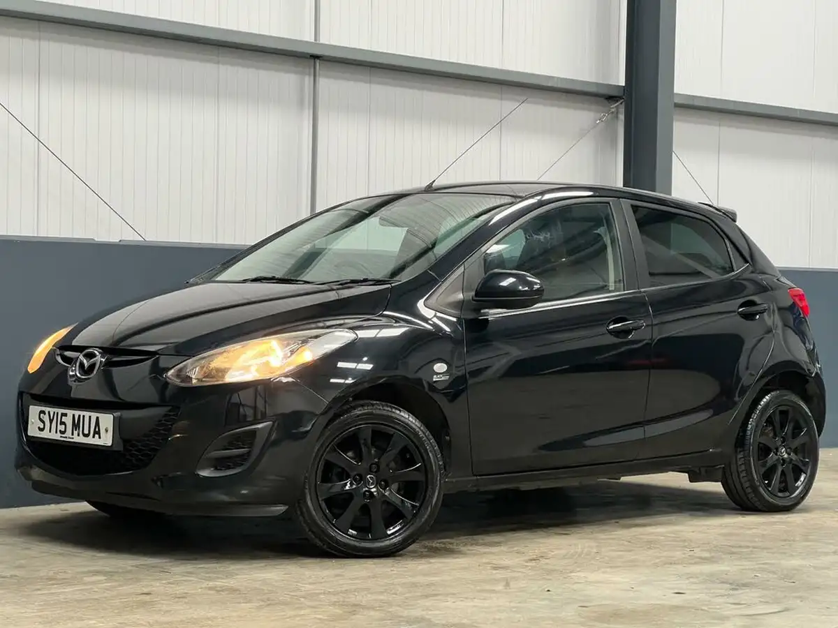 2015-mazda-mazda2-13-black-edition-big-19