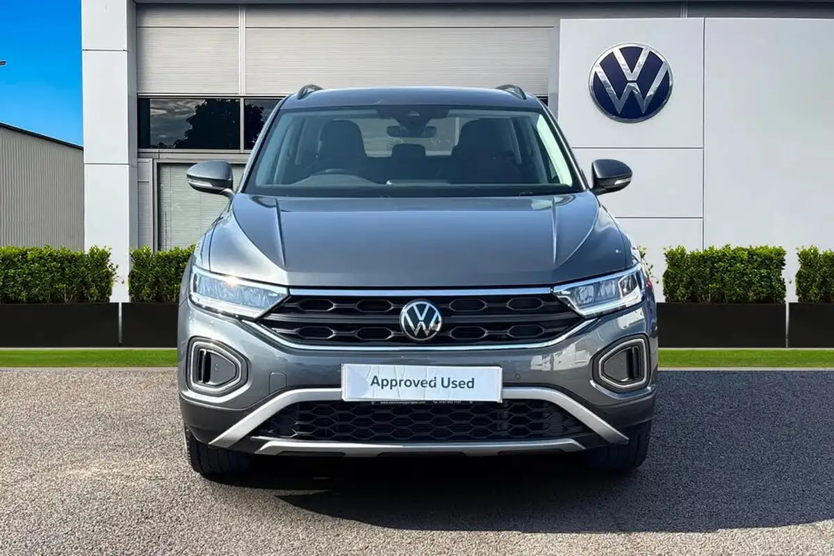 2022-volkswagen-t-roc-10-tsi-life-big-5