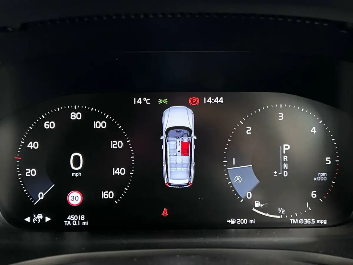 2019-volvo-v60-20td-d4-momentum-plus-geartronic-big-18