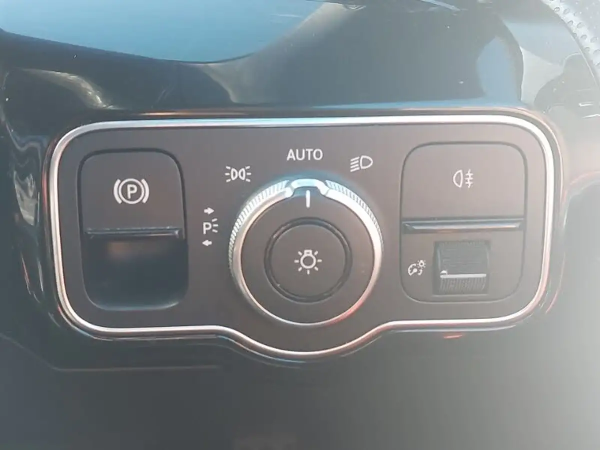 2019-mercedes-benz-cla-13-cla-200-amg-line-coupe-4d-7g-dct-big-11