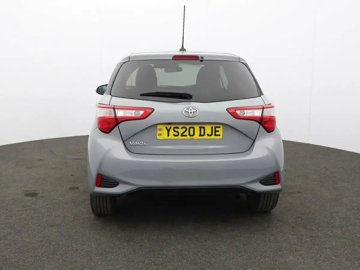 2020-toyota-yaris-15-vvt-i-y20-111bhp-1496cc-big-5