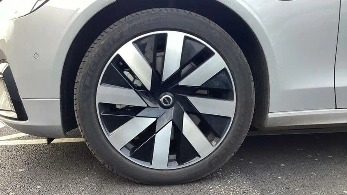 2024-volvo-v90-20-t6-plus-345bhp-dark-big-4