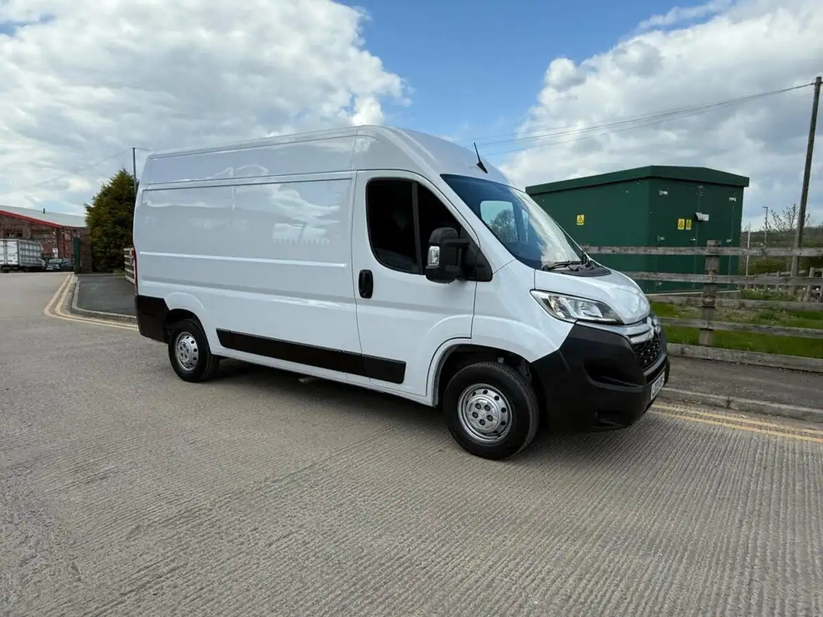 2022-citroen-relay-22bluehdi-35-l2h2-enterprise-big-1