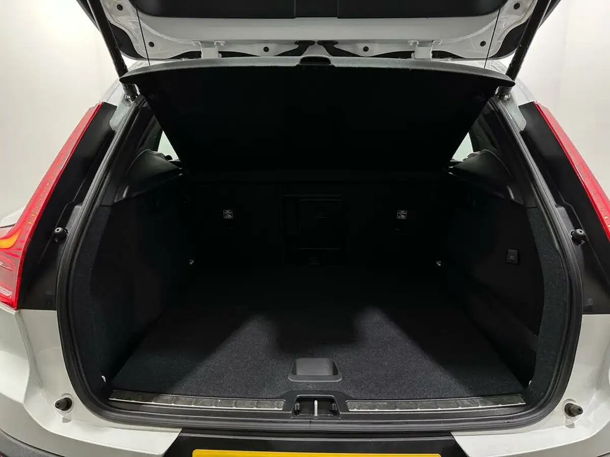 2019-volvo-xc40-20td-d3-inscription-big-41