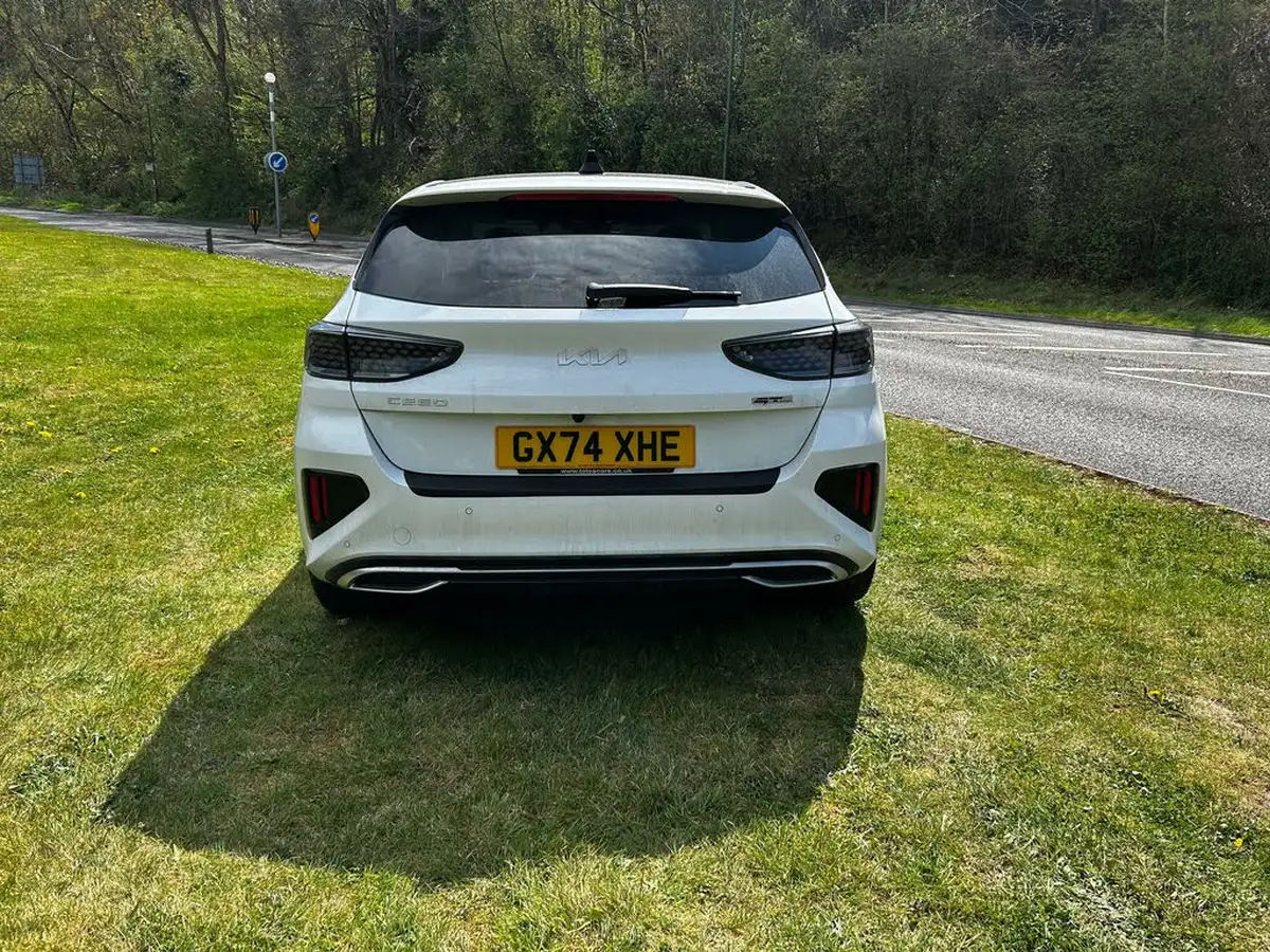 2024-kia-ceed-15-t-gdi-gt-line-s-138bhp-big-3
