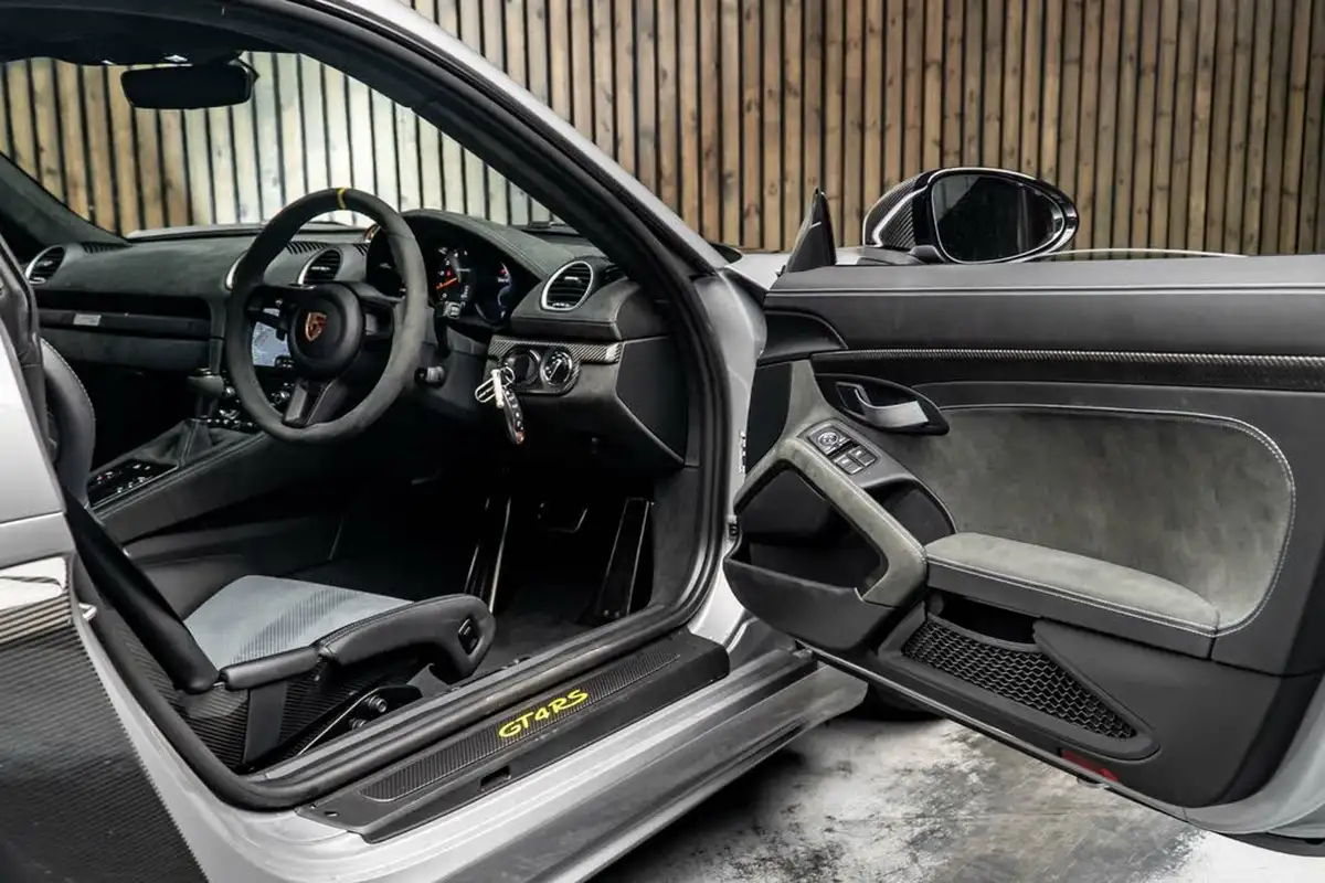 2023-porsche-cayman-718-40-cayman-gt4-rs-big-31
