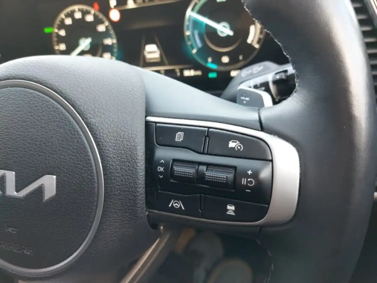 2024-kia-sportage-16-t-gdi-3-207bhp-hev-auto-big-12