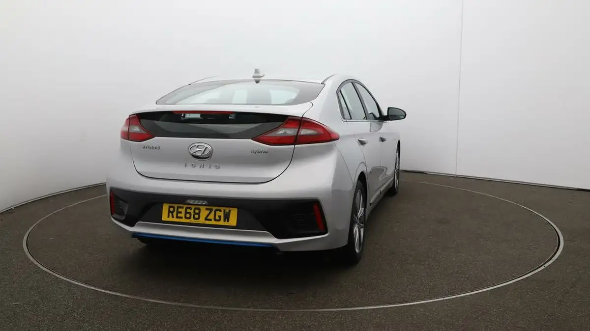 2018-hyundai-ioniq-16-gdi-premium-se-hybrid-big-48