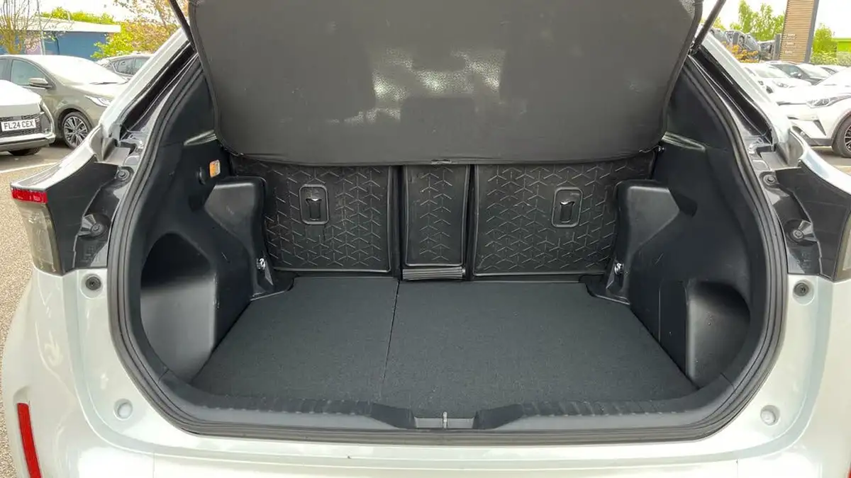2022-toyota-yaris-cross-15-vvt-i-gr-sport-big-13