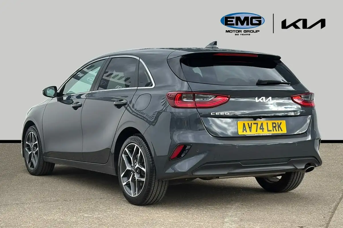 2024-kia-ceed-15-t-gdi-3-hatchback-big-3