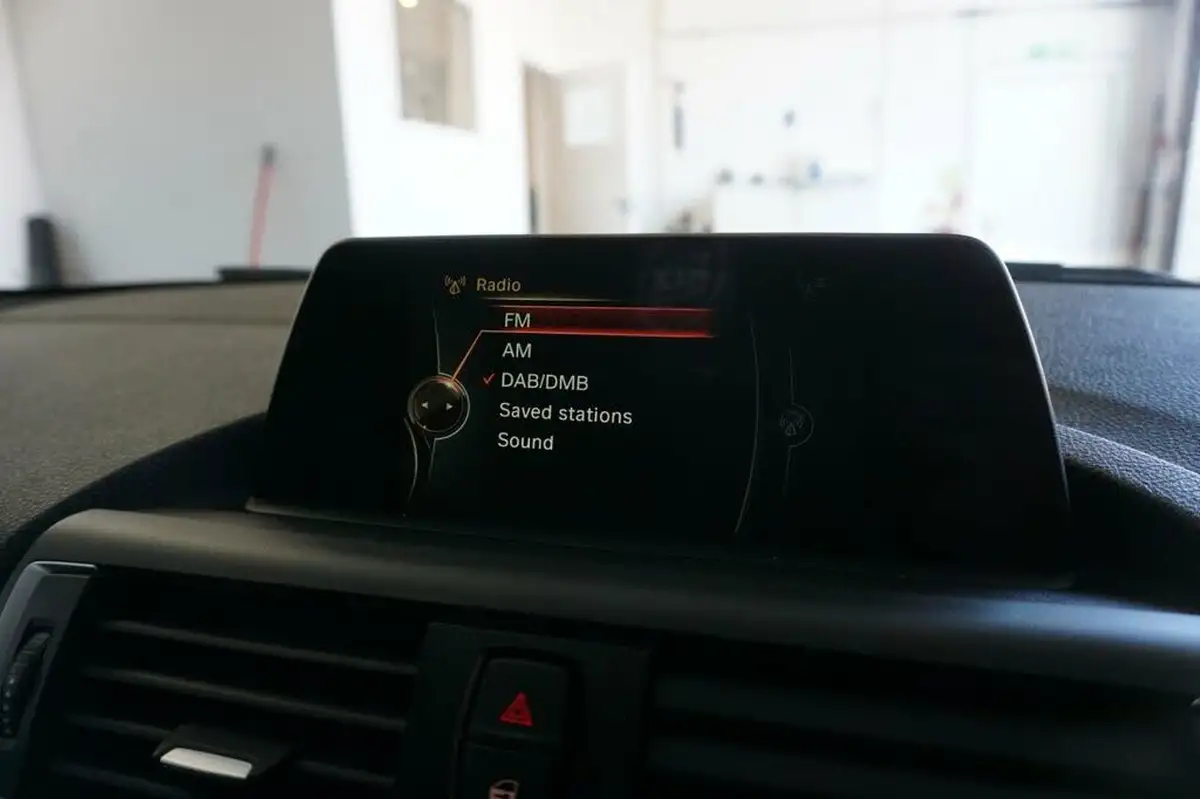 2017-bmw-1-series-30-m140i-5d-big-29